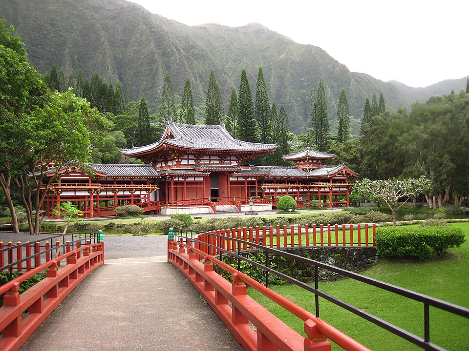 Byodo-In Temple beneath the green Koʻolau mountains in Kāneʻohe