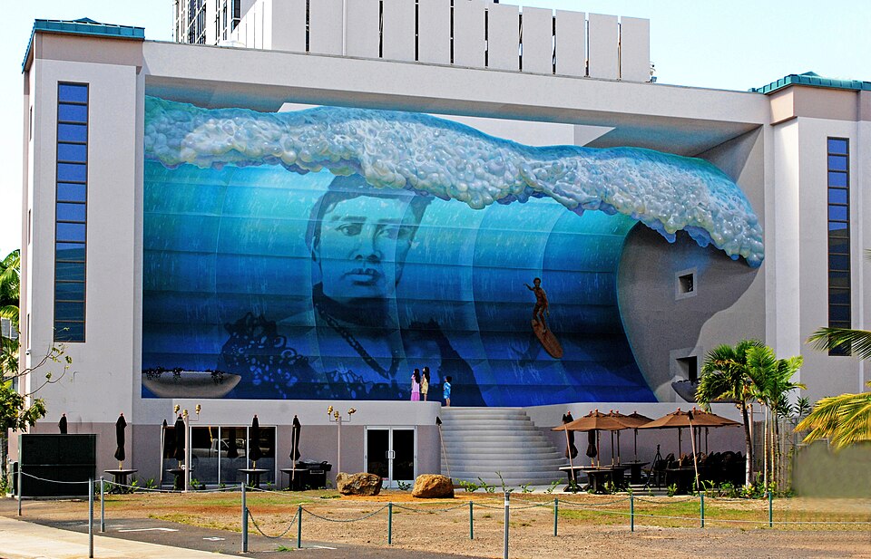 Mana Nalu mural by John Pugh in Kakaʻako, Honolulu